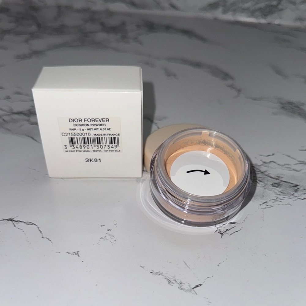 NWT Dior Forever Cushion Powder- Fair
Never used
Jar still sealed
Still in box